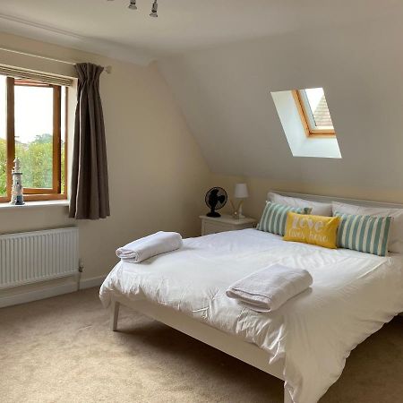 Stylish Contemporary Seaside Holiday Home With 5 Bedrooms, Sea View, Parking And Ev Point Herne Bay Exterior foto